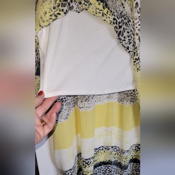 Kardashian Kollection brand maxi skirt. Size XL. Mini liner inside. Like new - Picture 3 of 8